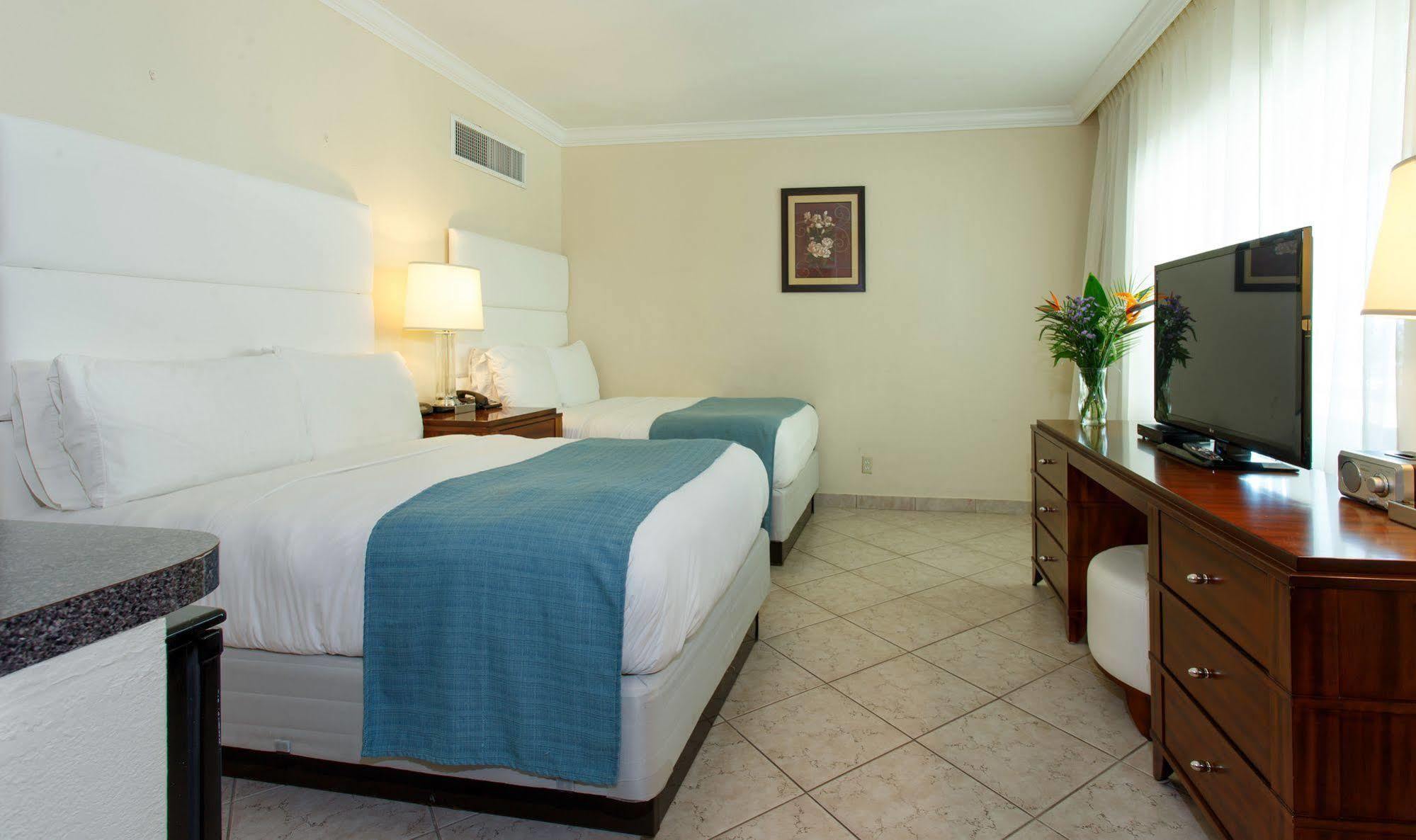 Lauderdale-by-the-Sea The Sea Lord Hotel & Suites (Adults Only) מראה חיצוני תמונה